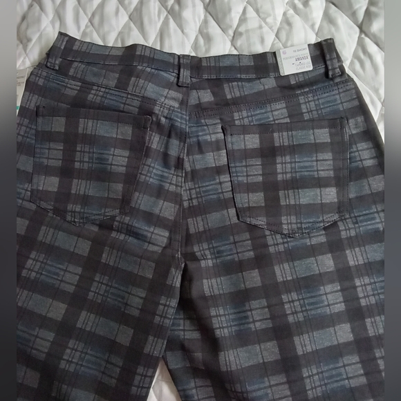 Gloria Vanderbilt Amanda HIgh Definition Performance Ponte Pant  16 short NWT - Picture 6 of 6